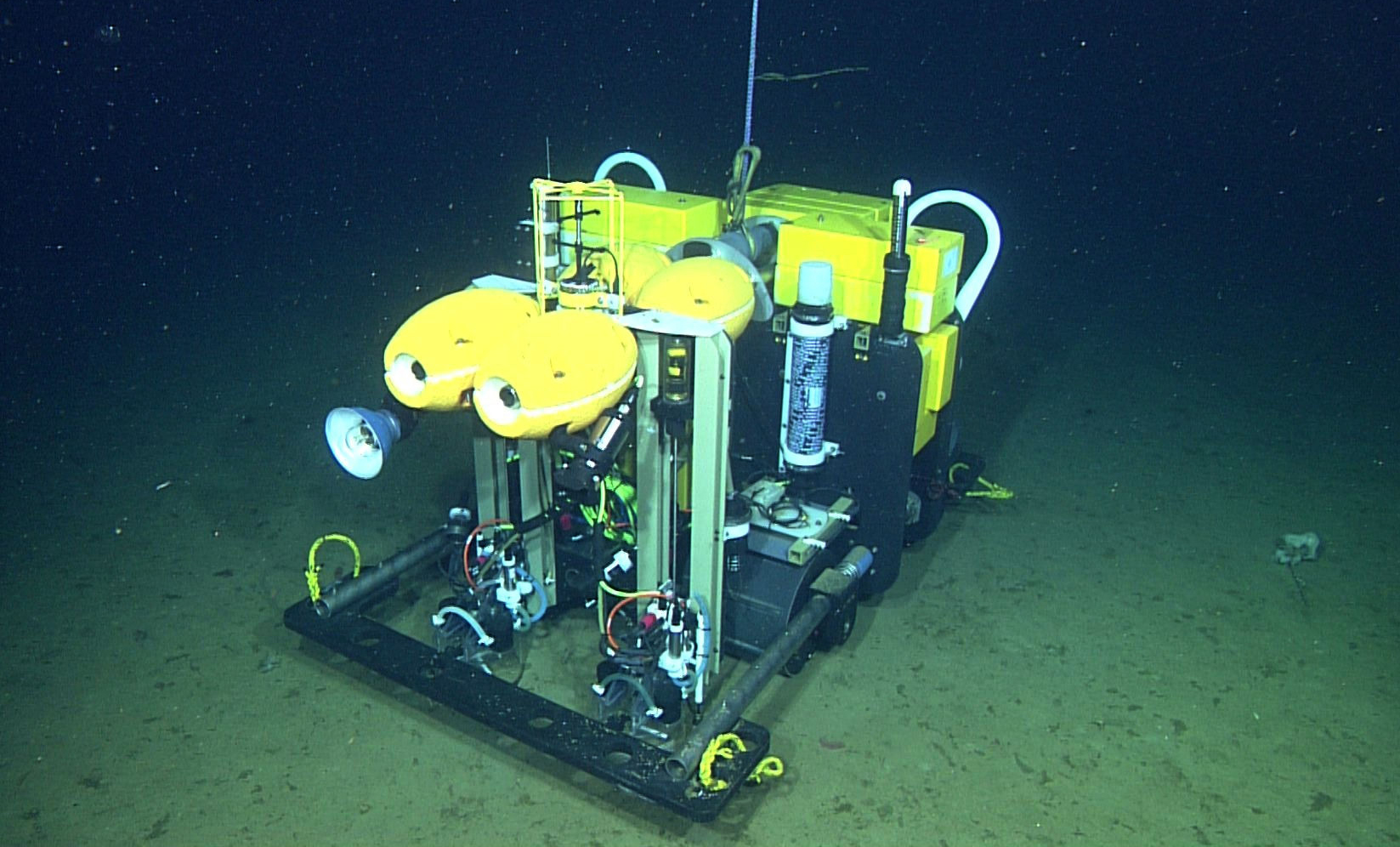 mbari-seafloor-rover-close