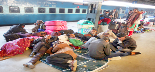 Railway Station Jammu witnessing huge rush of passengers due to late arrival and departure of trains. -Excelsior/Rakesh Railway Station Jammu witnessing huge rush of passengers due to late arrival and departure of trains. -Excelsior/Rakesh