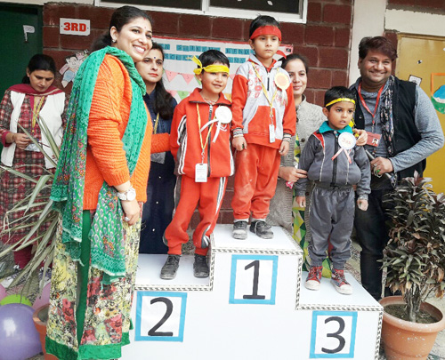 Winners posing alongwith staff members at Bhartiya Shiksha Kender High School, Domana in Jammu. Winners posing alongwith staff members at Bhartiya Shiksha Kender High School, Domana in Jammu.