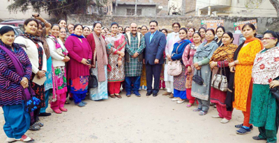 BJP leaders posing with Mahila Morcha members after a meeting on cashless economy on Thursday. BJP leaders posing with Mahila Morcha members after a meeting on cashless economy on Thursday.