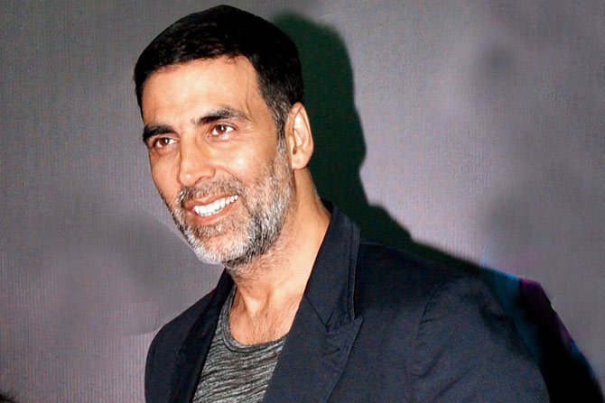 Akshay Kumar donates Rs 9L each to families of slain CRPF men Akshay Kumar donates Rs 9L each to families of slain CRPF men
