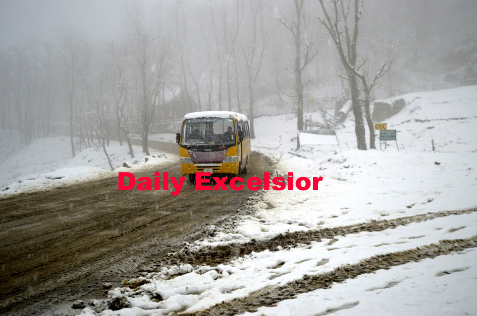 Snowfall continues today at Jawahar Tunnel in Qazigund.Excelsior