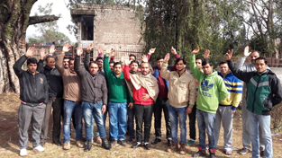 ReTs raising slogans in support of their demands at Ramnagar on Sunday. ReTs raising slogans in support of their demands at Ramnagar on Sunday.