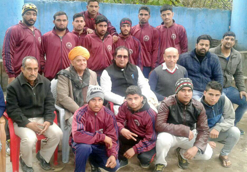 Selected Junior Wrestlers of State posing alongwith dignitaries in Jammu before leaving for Nationals. Selected Junior Wrestlers of State posing alongwith dignitaries in Jammu before leaving for Nationals.