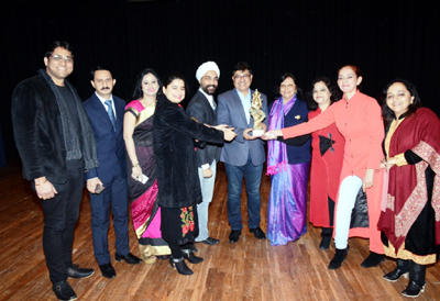 Students and dignitaries during Workshop organised by Apple Kids at Zorawar Singh Auditorium in Jammu on Sunday. Students and dignitaries during Workshop organised by Apple Kids at Zorawar Singh Auditorium in Jammu on Sunday.