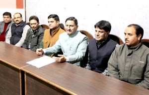 Leaders of various KP organisations at a one day conference at Jammu on Sunday. -Excelsior/Rakesh Leaders of various KP organisations at a one day conference at Jammu on Sunday. -Excelsior/Rakesh