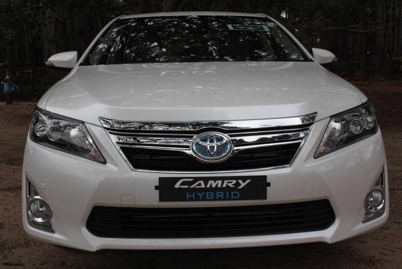 TKM launches new Camry Hybrid,Prius priced up to Rs 38.96 lakh TKM launches new Camry Hybrid,Prius priced up to Rs 38.96 lakh