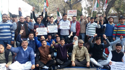NPP leaders and workers staging protest against Govt in Jammu on Wednesday. NPP leaders and workers staging protest against Govt in Jammu on Wednesday.