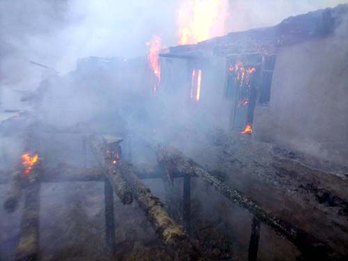Houses in flames at village Chandel in Bani tehsil. -Excelsior/Pardeep Houses in flames at village Chandel in Bani tehsil. -Excelsior/Pardeep