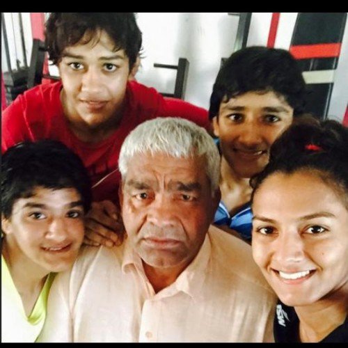 Phogat family to attend Aamir's birthday bash tomorrow Phogat family to attend Aamir's birthday bash tomorrow