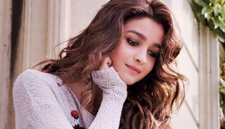 I don't like wasting money on expensive outfits: Alia BhattI don't like wasting money on expensive outfits: Alia Bhatt