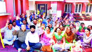 Medical employees staging dharna in the premises of SDH Sohanjana. Medical employees staging dharna in the premises of SDH Sohanjana.