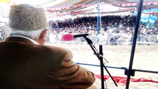 NC patron Farooq Abdullah addressing election rally in Central Kashmir’s Budgam district on Tuesday. -Excelsior/ Shakeel NC patron Farooq Abdullah addressing election rally in Central Kashmir’s Budgam district on Tuesday. -Excelsior/ Shakeel