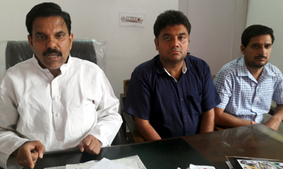 NPP leader Harsh Dev Singh addressing press conference in Jammu. NPP leader Harsh Dev Singh addressing press conference in Jammu.