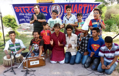 Artists of BLSKS presenting a musical item. Artists of BLSKS presenting a musical item.