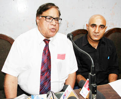 Vice-Chancellor of Glocal University addressing press conference at Jammu on Monday.