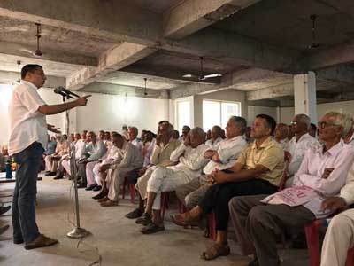 Senior vice president of PCC, Sham Lal Sharma addressing party workers at Akhnoor on Thursday. Senior vice president of PCC, Sham Lal Sharma addressing party workers at Akhnoor on Thursday.