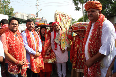 Trishul-Jyot Yatra of Chitto Mata being taken out from Rani Park, Digiana in Jammu. Trishul-Jyot Yatra of Chitto Mata being taken out from Rani Park, Digiana in Jammu.