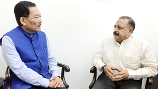 Chief Minister of Sikkim, Pawan Chamling calling on Union DoNER Minister Dr Jitendra Singh, at New Delhi. Chief Minister of Sikkim, Pawan Chamling calling on Union DoNER Minister Dr Jitendra Singh, at New Delhi.