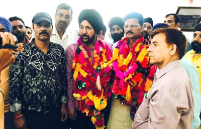 Senior BJP leaders interacting with Vistaraks at Poonch on Saturday. Senior BJP leaders interacting with Vistaraks at Poonch on Saturday.