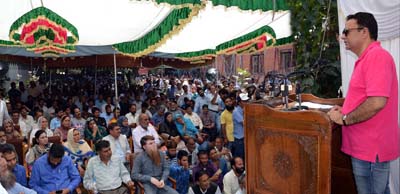 Minister for Food, Civil Supplies and Consumer Affairs Chowdhary Zulfkar Ali addressing gathering in Srinagar on Thursday. Minister for Food, Civil Supplies and Consumer Affairs Chowdhary Zulfkar Ali addressing gathering in Srinagar on Thursday.
