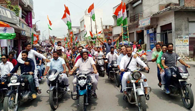 BJP activists taking out motorcycle rally at Kathua on Saturday. —Excelsior/Madan BJP activists taking out motorcycle rally at Kathua on Saturday. —Excelsior/Madan
