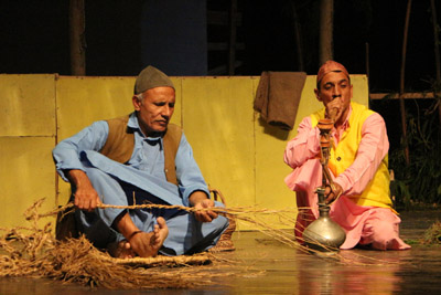 A scene from the Kashmir play ‘Ama Banawo Sahib’ staged at Abhinav Theatre on Thursday. A scene from the Kashmir play ‘Ama Banawo Sahib’ staged at Abhinav Theatre on Thursday.