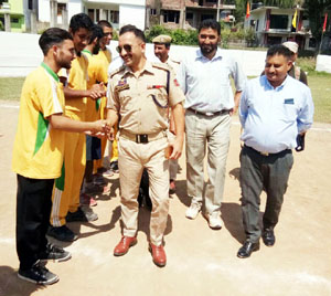 Chief guest interacting with players during Police Sports Festival in Poonch. Chief guest interacting with players during Police Sports Festival in Poonch.