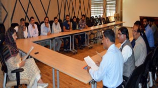 Chief Minister, Mehbooba Mufti interacting with a deputation at Srinagar on Thursday. Chief Minister, Mehbooba Mufti interacting with a deputation at Srinagar on Thursday.