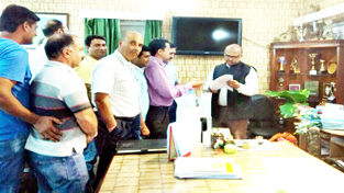 JKATA delegation during a meeting with Principal Secretary APD Sandeep Nayak on Wednesday. JKATA delegation during a meeting with Principal Secretary APD Sandeep Nayak on Wednesday.