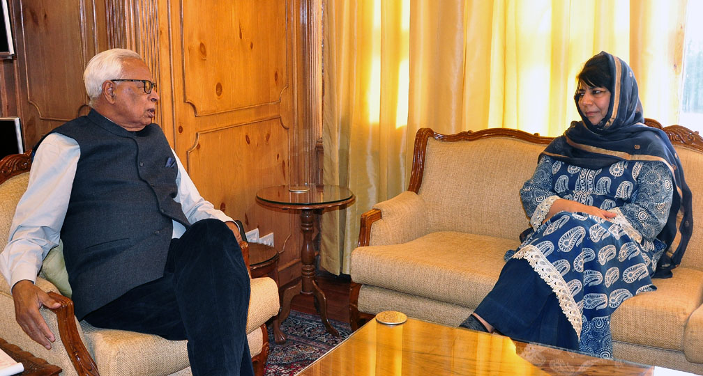 GOVERNOR MEETING CHIEF MINISTER-4