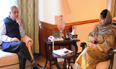 Chief Minister Mehbooba Mufti in a meeting with NITI Aayog Vice Chairman Dr Rajiv Kumar at Srinagar on Saturday. Chief Minister Mehbooba Mufti in a meeting with NITI Aayog Vice Chairman Dr Rajiv Kumar at Srinagar on Saturday.