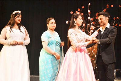 A scene from the play ‘In Her Shoes’ directed by Aarushi Thakur Rana and presented by Natrang at Abhinav Theatre, Jammu. A scene from the play ‘In Her Shoes’ directed by Aarushi Thakur Rana and presented by Natrang at Abhinav Theatre, Jammu.