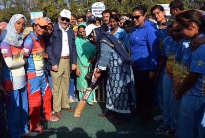 Chief Minister Mehbooba Mufti trying her hand during T-20 tournament for girls in Srinagar. Chief Minister Mehbooba Mufti trying her hand during T-20 tournament for girls in Srinagar.