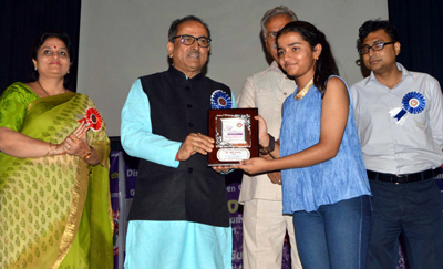 DyCM Dr Nirmal Singh felicitating a girl student at GCW Gandhi Nagar on Monday. DyCM Dr Nirmal Singh felicitating a girl student at GCW Gandhi Nagar on Monday.