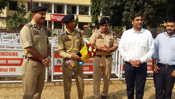 IGP Jammu Dr S D Singh and officials of RAK Ceramics during function at DPL Jammu on Friday. IGP Jammu Dr S D Singh and officials of RAK Ceramics during function at DPL Jammu on Friday.
