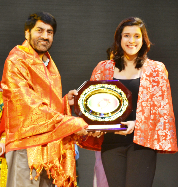 Balwant Thakur being honoured during closing ceremony of Amravati National Theatre Festival on Monday. Balwant Thakur being honoured during closing ceremony of Amravati National Theatre Festival on Monday.