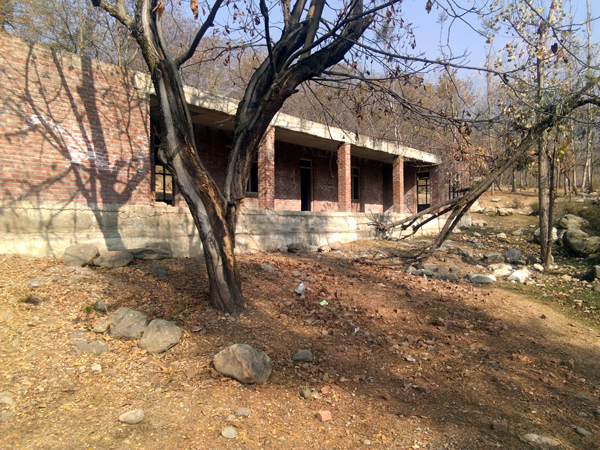 Incomplete school building since 6 years. -Excelsior/Sajad Dar Incomplete school building since 6 years. -Excelsior/Sajad Dar