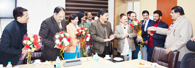 Chief Secretary BB Vyas interacting with outgoing Administrative Secretaries at a farewell function in Jammu. Chief Secretary BB Vyas interacting with outgoing Administrative Secretaries at a farewell function in Jammu.