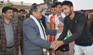 Deputy Chief Minister, Dr Nirmal Singh interacting with Volleyball players in Kathua. Deputy Chief Minister, Dr Nirmal Singh interacting with Volleyball players in Kathua.