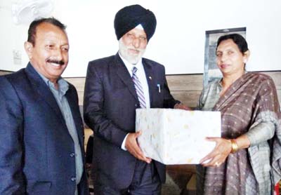 Amarjeet Singh being honoured in Jammu on Thursday. Amarjeet Singh being honoured in Jammu on Thursday.