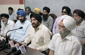 SUF chairman flanked by others addressing press conference in Jammu on Thursday. —Excelsior/Rakesh SUF chairman flanked by others addressing press conference in Jammu on Thursday. —Excelsior/Rakesh