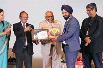 Dr Gurmeet Singh receiving 'Excellent Researcher Award' from former NASA scientist and Vice Chancellor of GLA University, Professor DS Chauhan, in Mumbai. Dr Gurmeet Singh receiving 'Excellent Researcher Award' from former NASA scientist and Vice Chancellor of GLA University, Professor DS Chauhan, in Mumbai.
