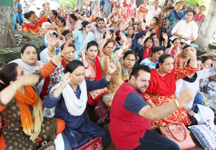 FMPHWs staging protest in office complex of Directorate of Health Services, Jammu.
