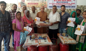 MP Rajya Sabha, Shamsher Singh Manhas, along with MLA Marh, Sukhnandan Kumar distributing free LPG connections to BPL families. MP Rajya Sabha, Shamsher Singh Manhas, along with MLA Marh, Sukhnandan Kumar distributing free LPG connections to BPL families.