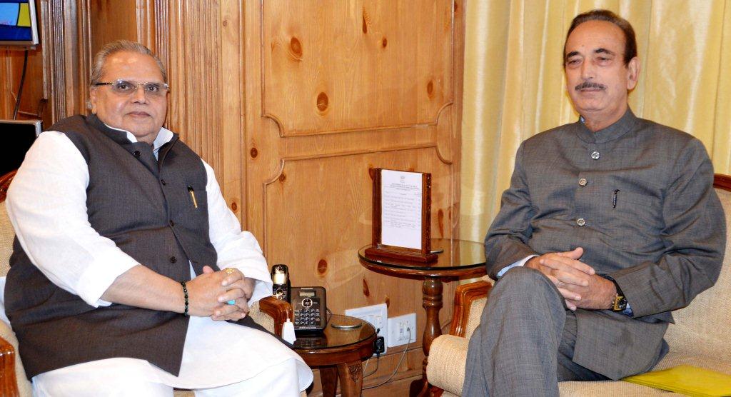 4.9.2018 GOVERNOR MEETS GHULAM NABI AZAD