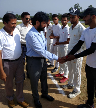 DYSSO Samba interacting with players while inaugurating Super Seven Cricket Tournament. DYSSO Samba interacting with players while inaugurating Super Seven Cricket Tournament.