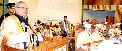 Governor S P Malik addressing convocation of NIT at SKICC in Srinagar on Monday. Governor S P Malik addressing convocation of NIT at SKICC in Srinagar on Monday.