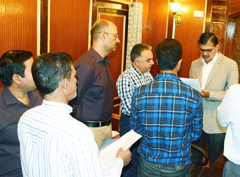 Advisor K Vijay Kumar interacting with a delegation in Srinagar on Wednesday. Advisor K Vijay Kumar interacting with a delegation in Srinagar on Wednesday.
