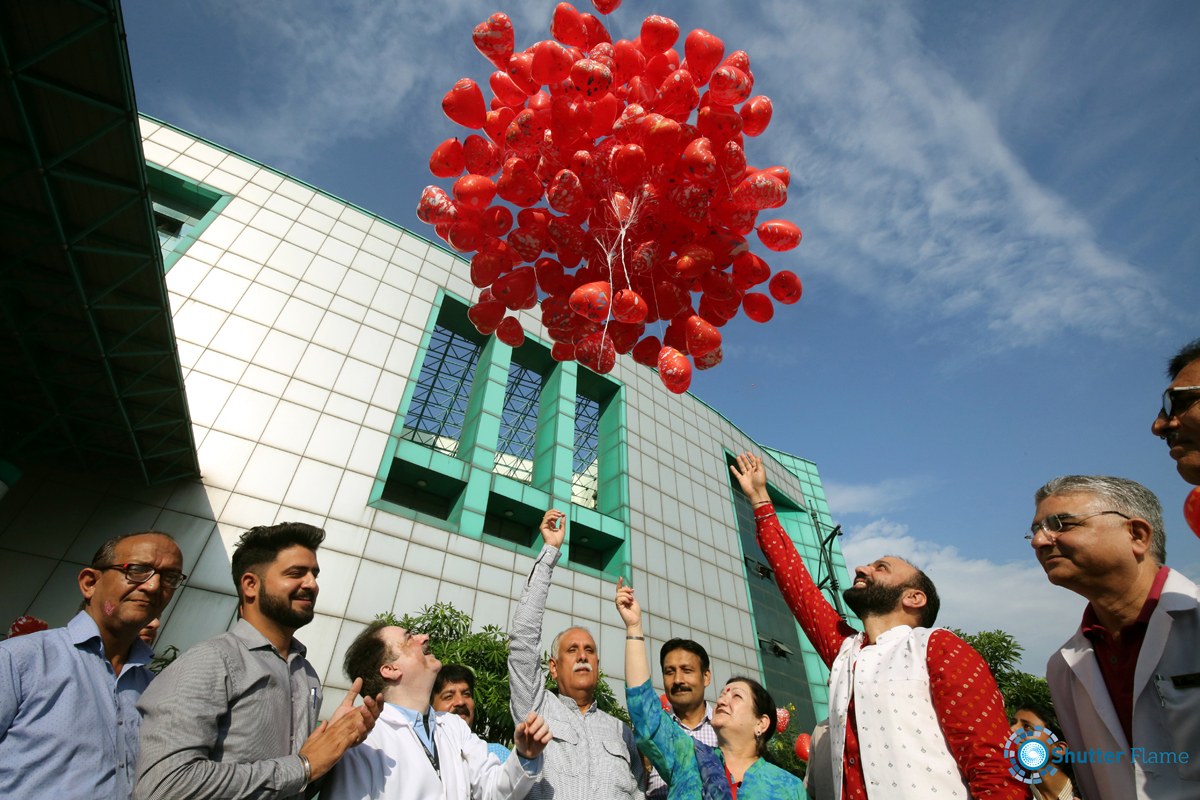 MP Rajya Sabha, Shamsher Singh Manhas along with Principal, GMC Jammu and other doctors releasing heart-shaped balloons from the lawns of SSH Jammu. MP Rajya Sabha, Shamsher Singh Manhas along with Principal, GMC Jammu and other doctors releasing heart-shaped balloons from the lawns of SSH Jammu.